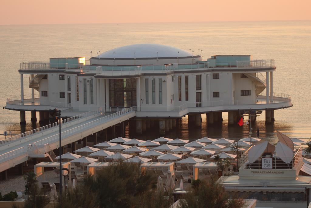 Hotel Cristallo Senigallia Exterior foto