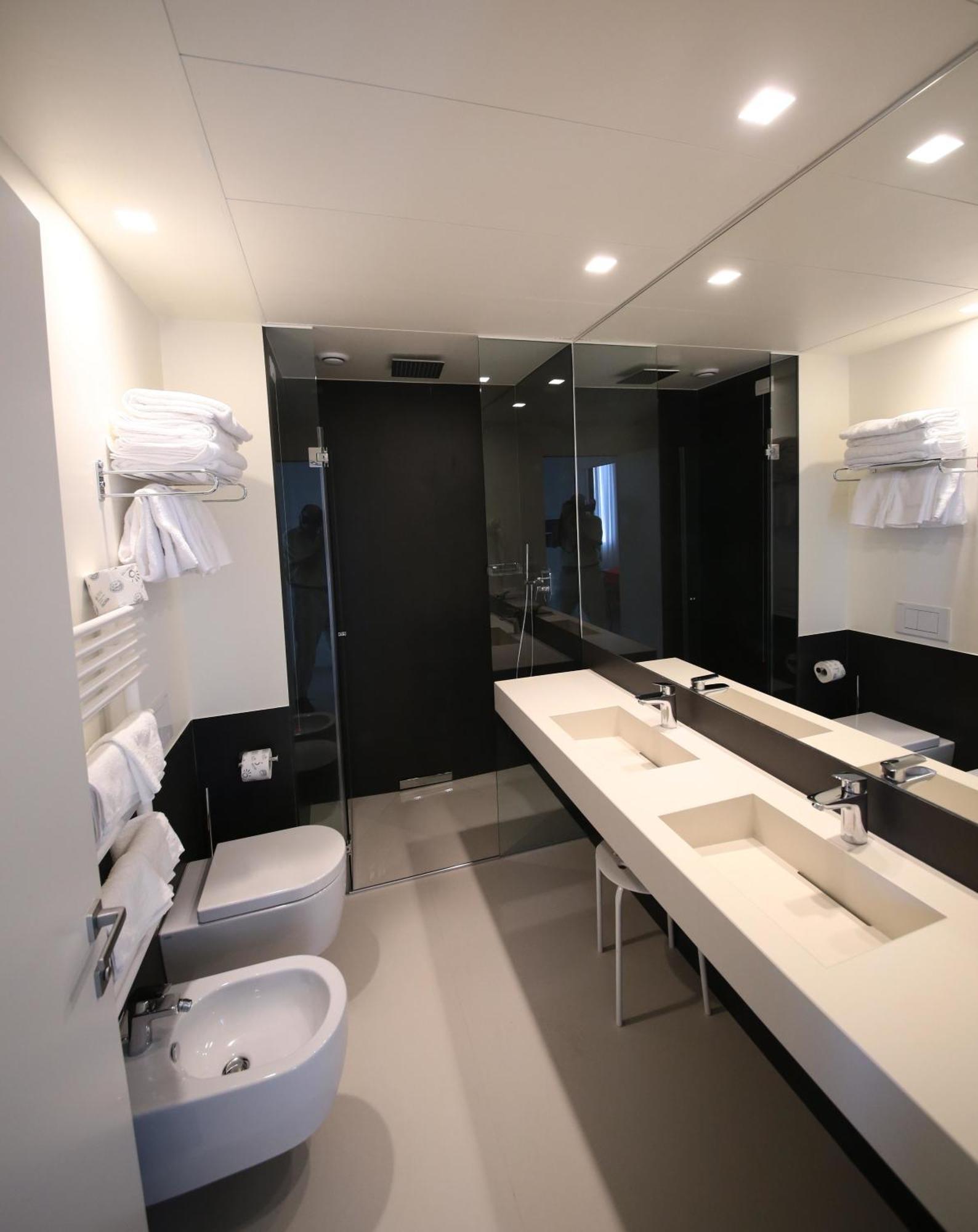 Hotel Cristallo Senigallia Habitación foto