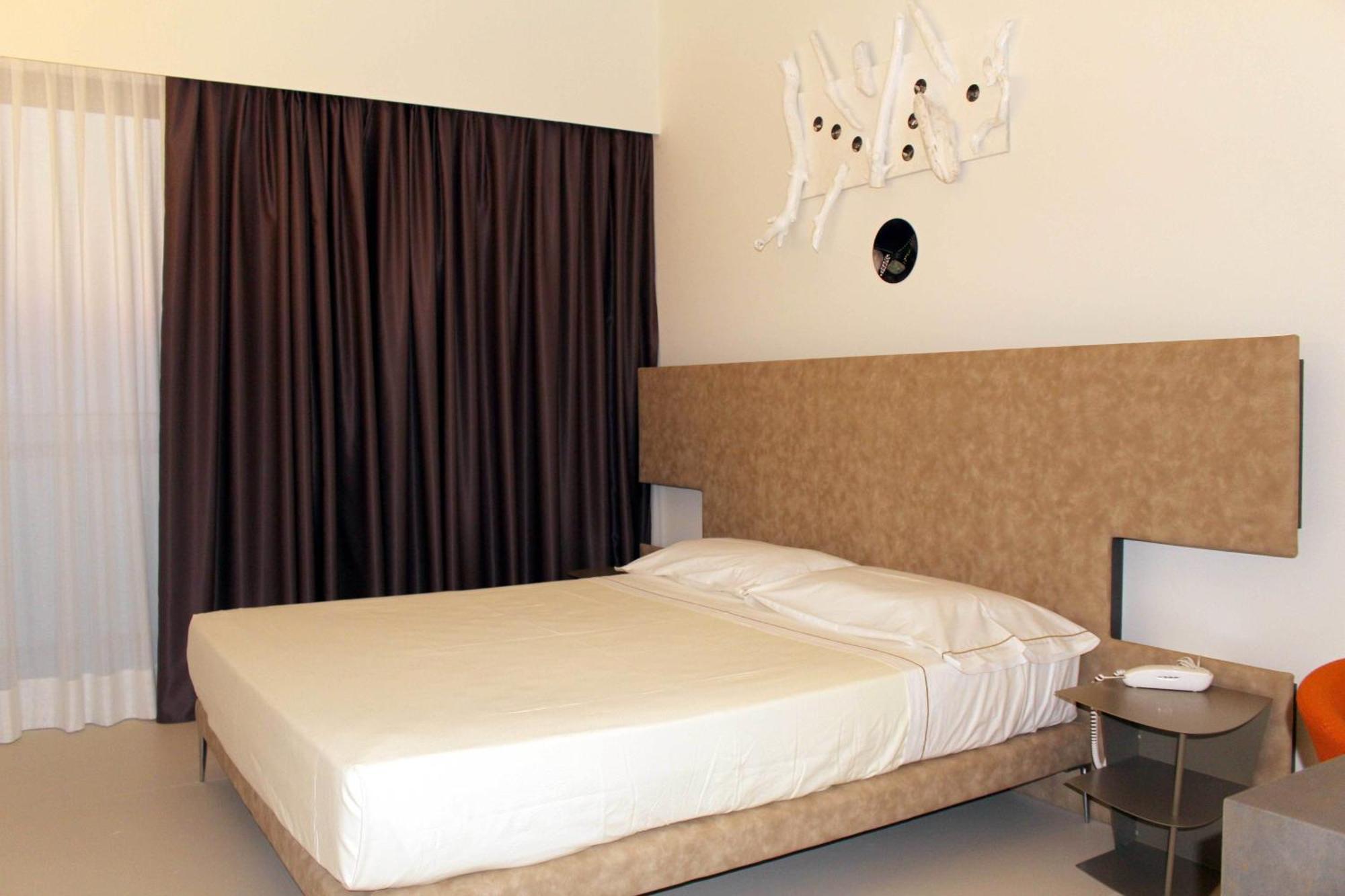Hotel Cristallo Senigallia Habitación foto